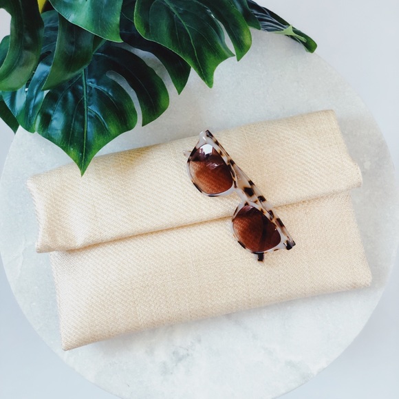 Belize Natural Fold over Clutch - Picture 6 of 7